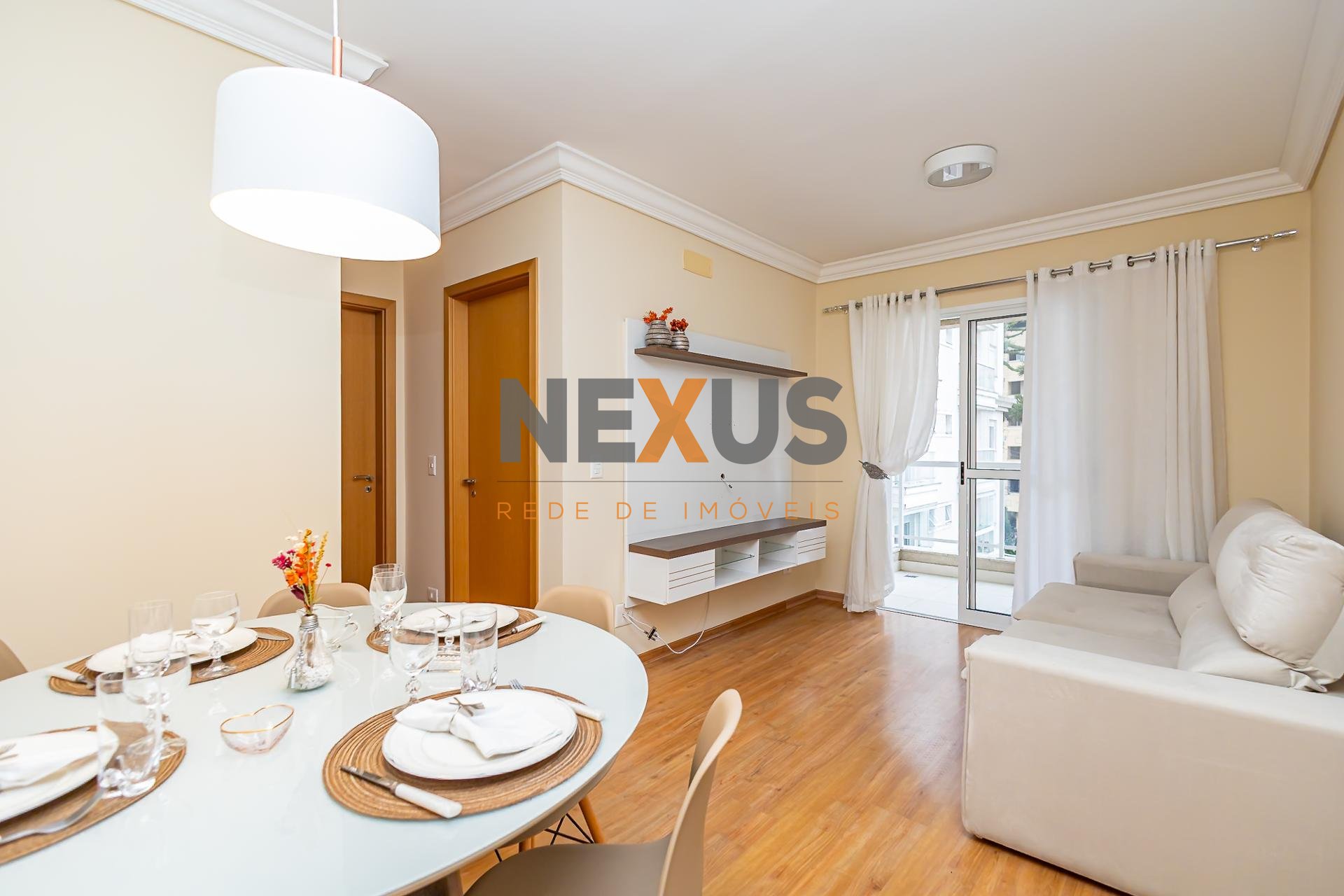 Apartamento mobiliado com 2 quartos, sendo 1 suíte e 1 vaga de...