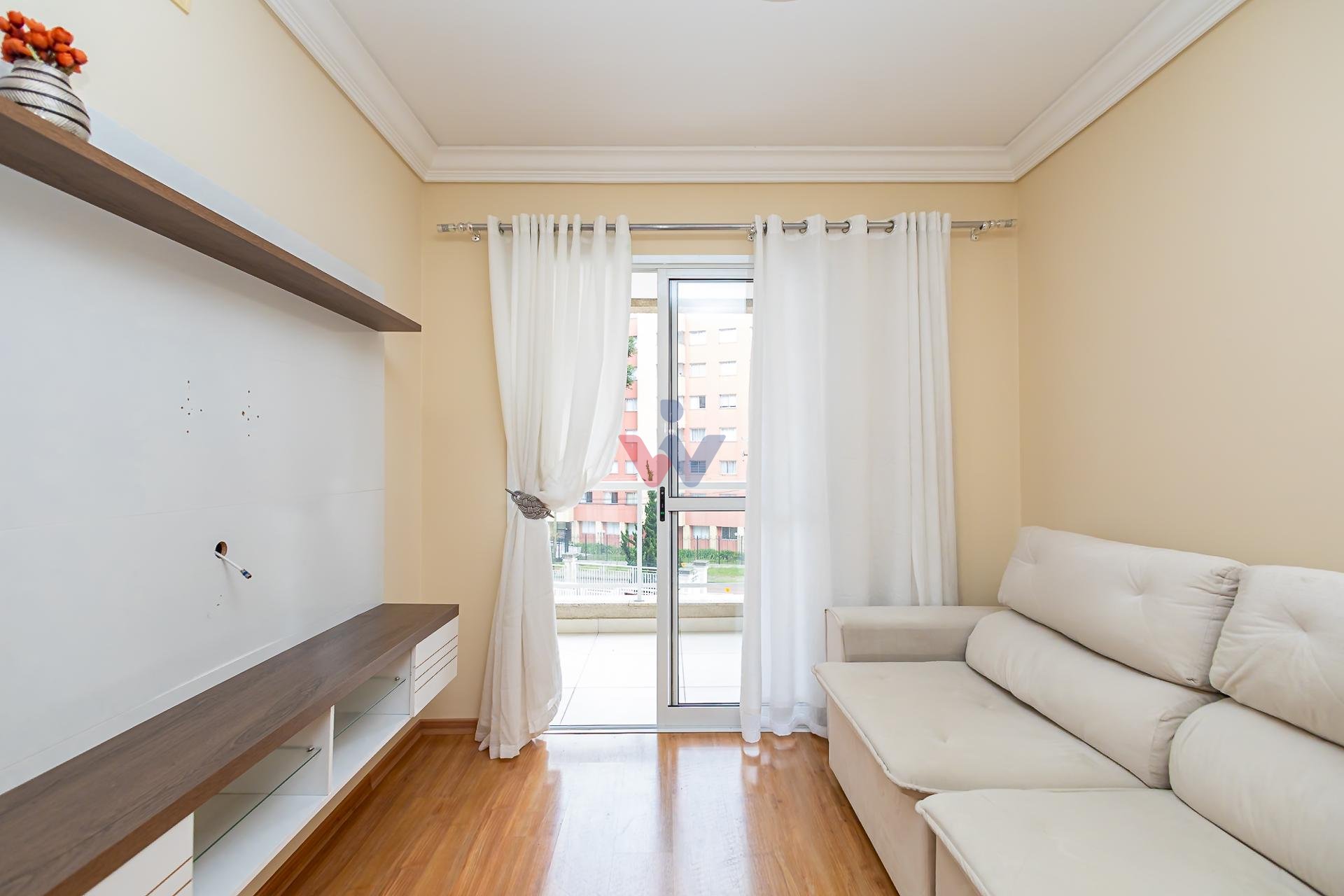 Apartamento mobiliado com 2 quartos, sendo 1 suíte e 1 vaga de...
