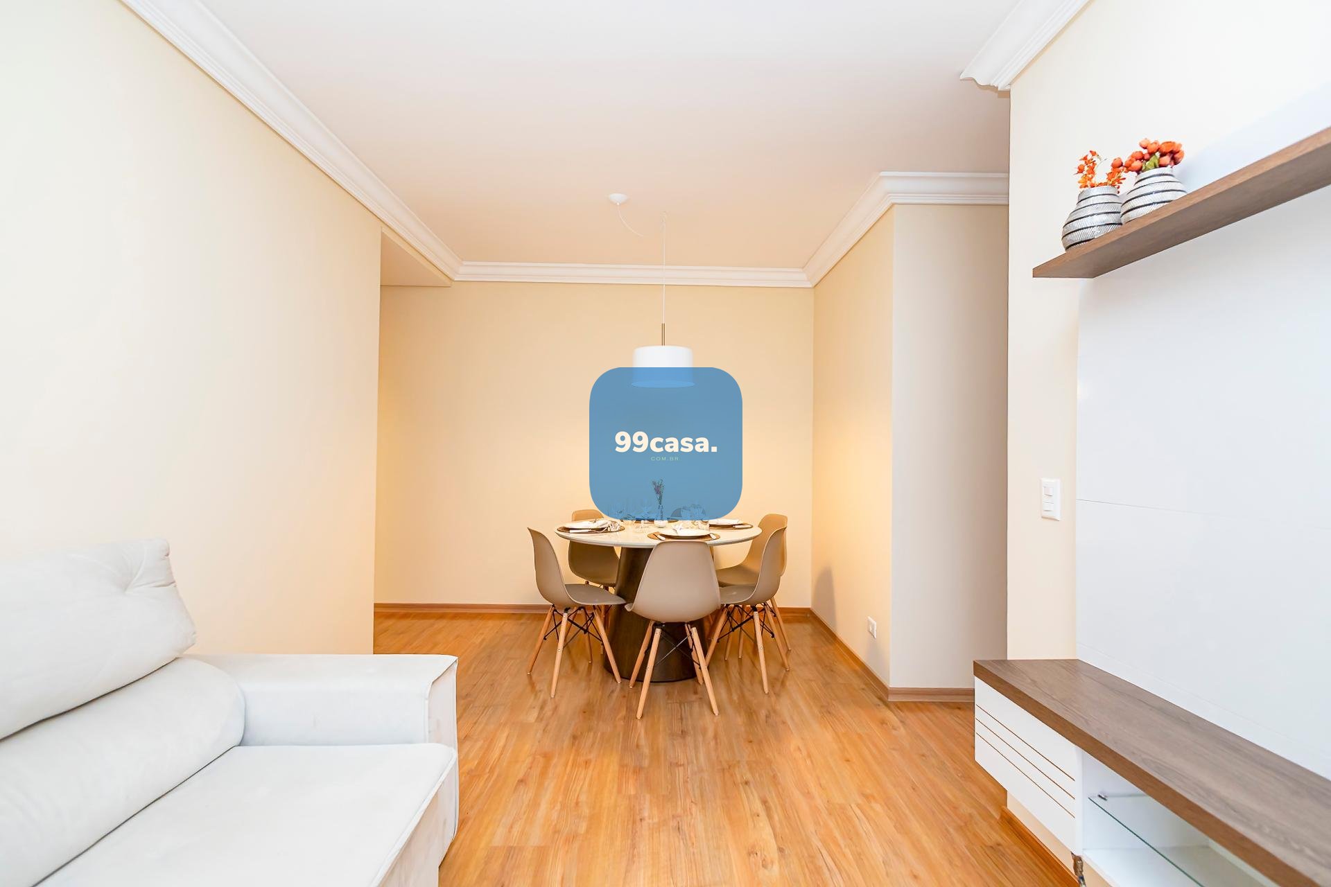 Apartamento mobiliado com 2 quartos, sendo 1 suíte e 1 vaga de...