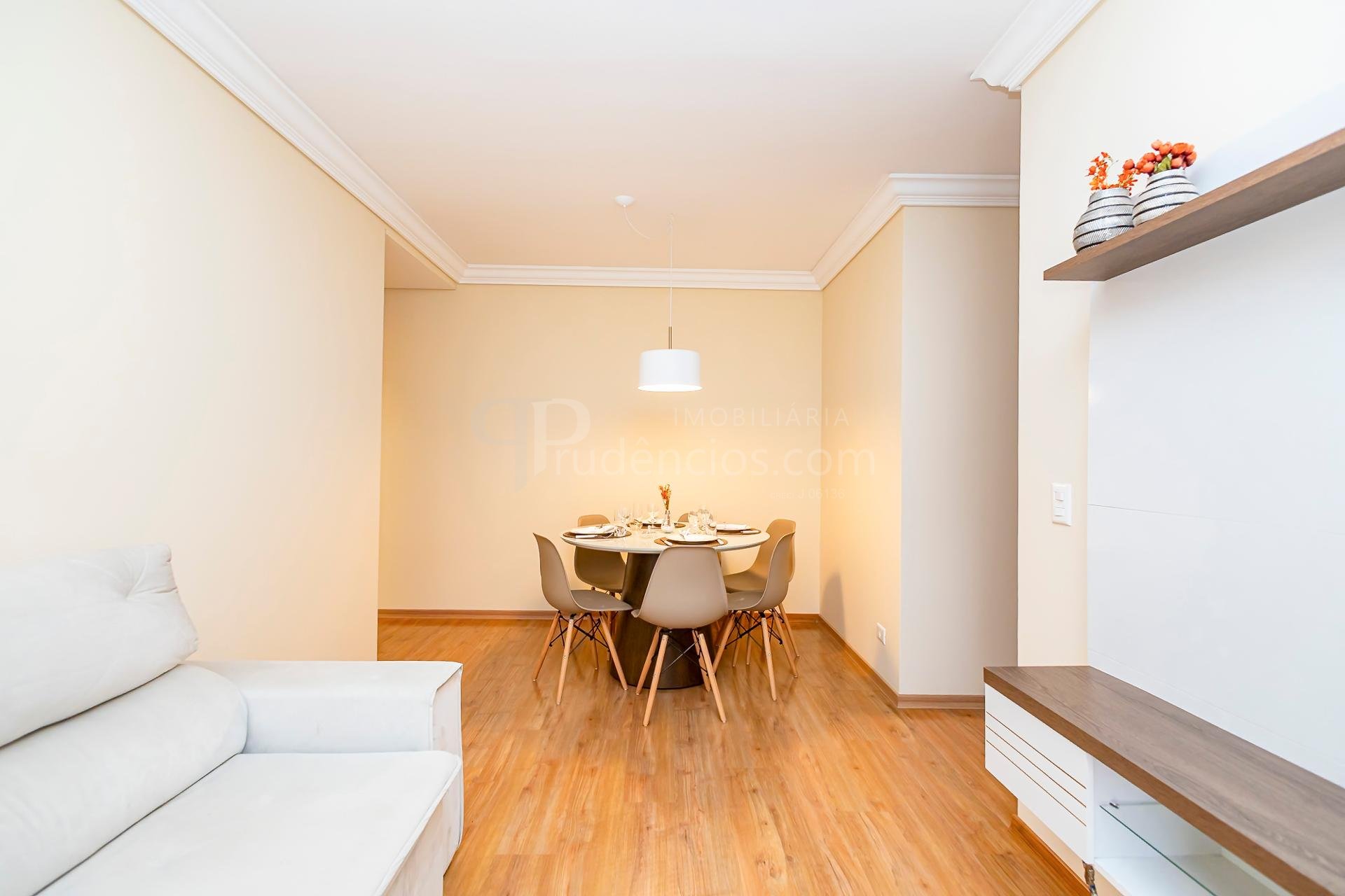 Apartamento mobiliado com 2 quartos, sendo 1 suíte e 1 vaga de...