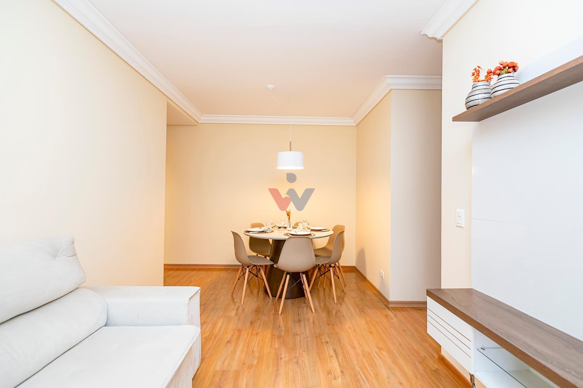Apartamento mobiliado com 2 quartos, sendo 1 suíte e 1 vaga de...