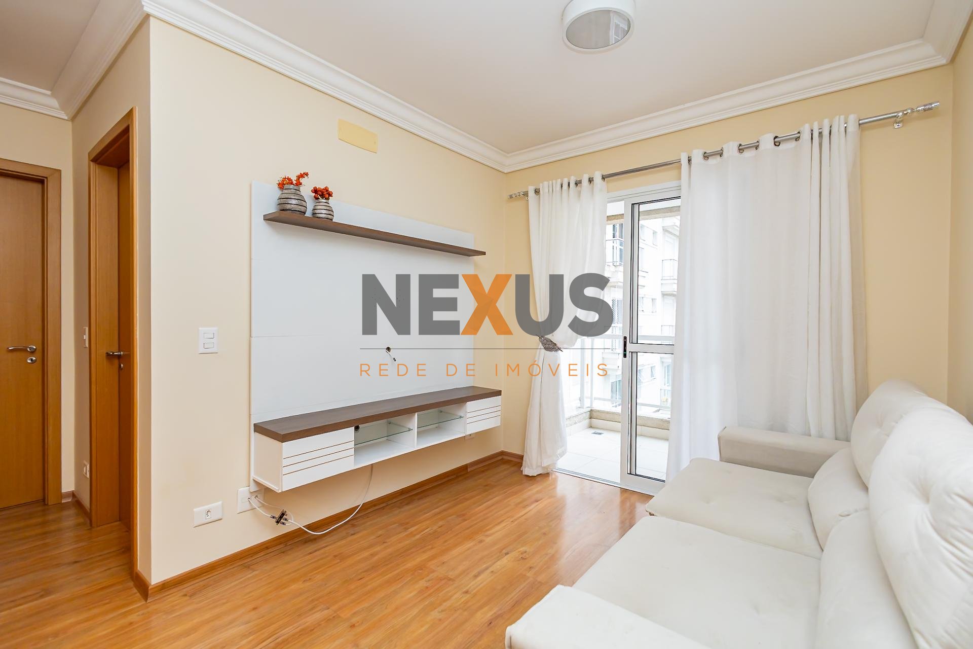 Apartamento mobiliado com 2 quartos, sendo 1 suíte e 1 vaga de...