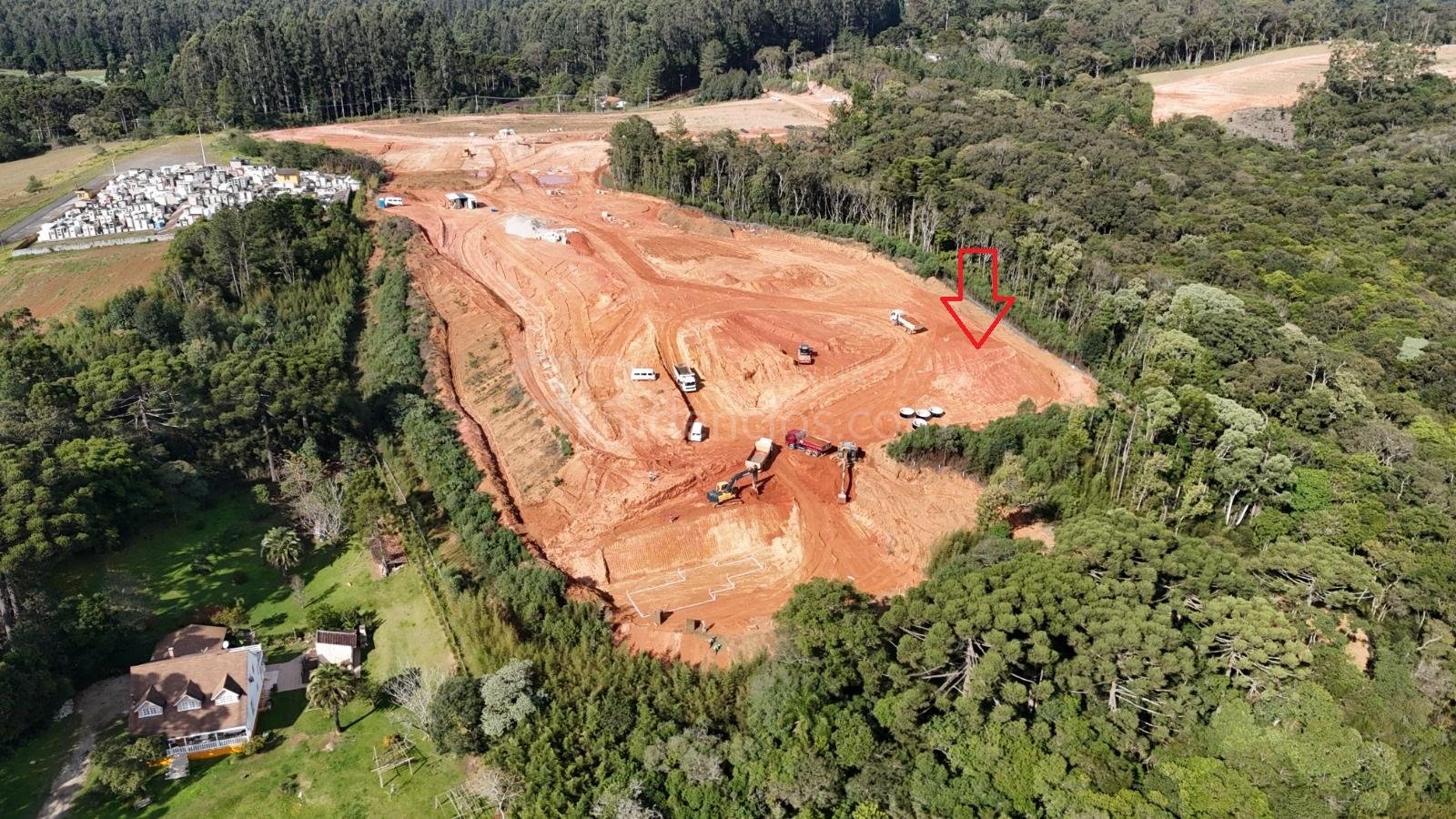 TERRENO com fundos para o Bosque no Alphaville Paraná  Campo ...