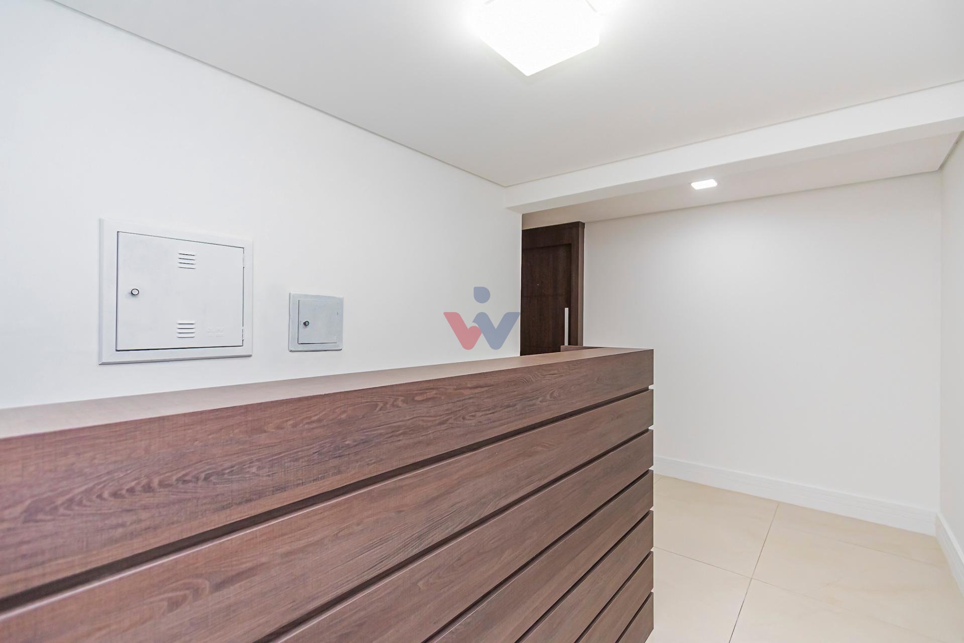 Sala comercial à venda no Centro de Curitiba - Com estacioname...