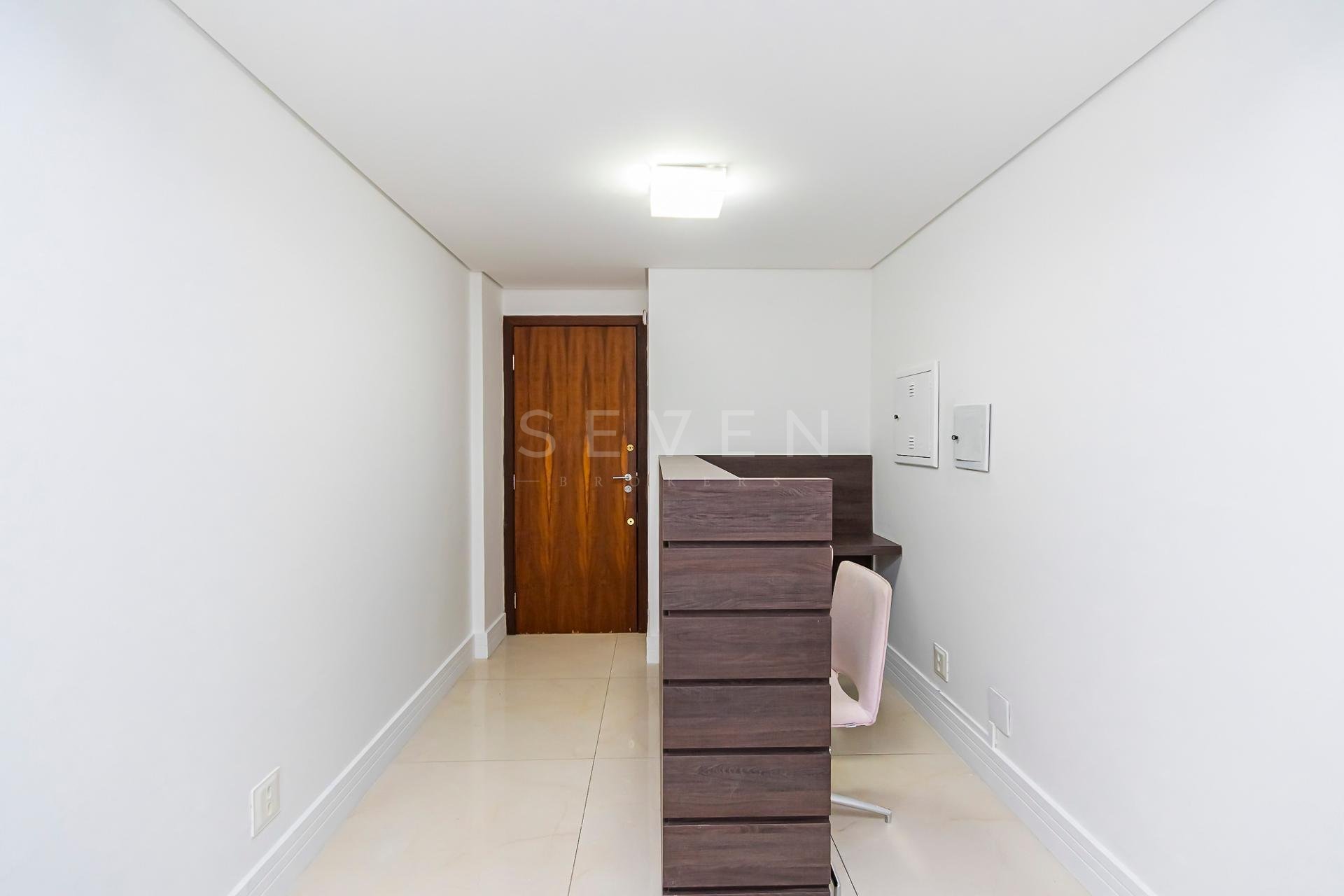 Sala comercial à venda no Centro de Curitiba - Com estacioname...