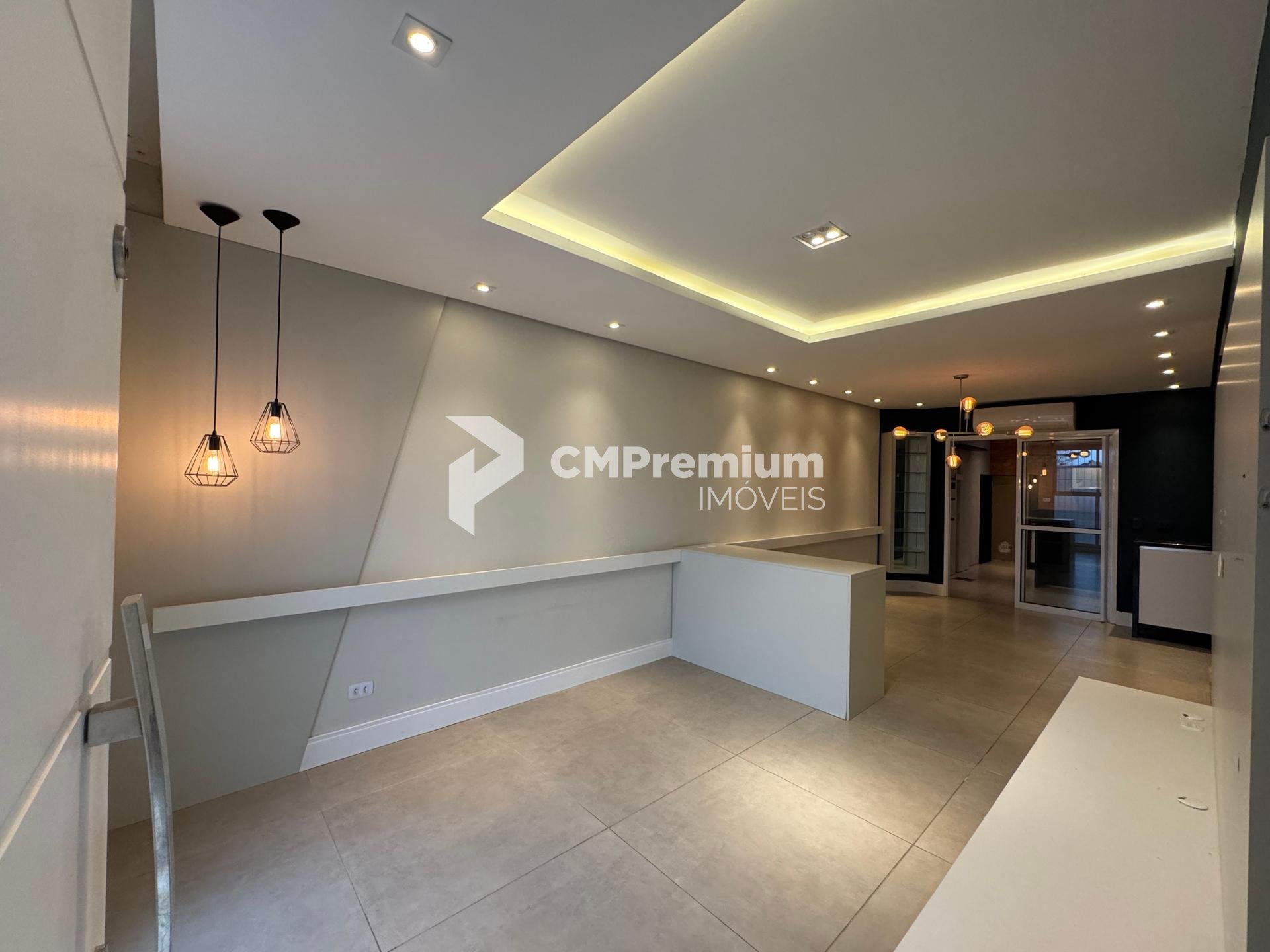 Sobrado em condomínio no Pilarzinho, Curitiba, 3 quartos e esp...