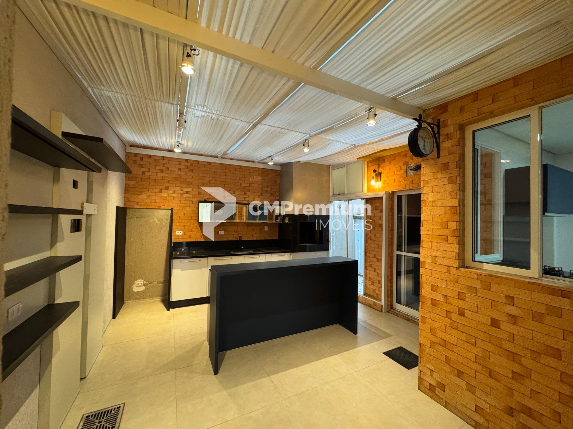 Sobrado em condomínio no Pilarzinho, Curitiba, 3 quartos e esp...