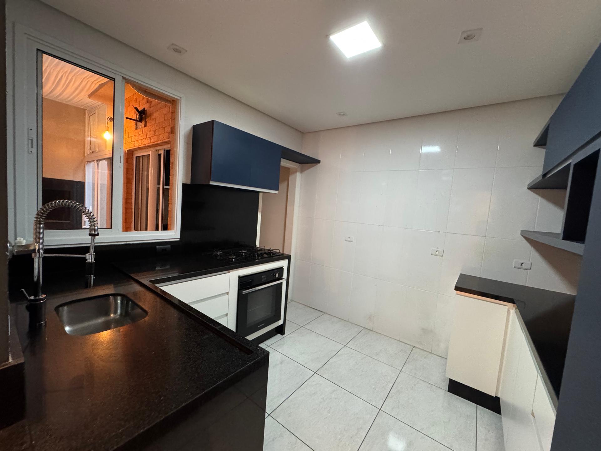 Sobrado em condomínio no Pilarzinho, Curitiba, 3 quartos e esp...