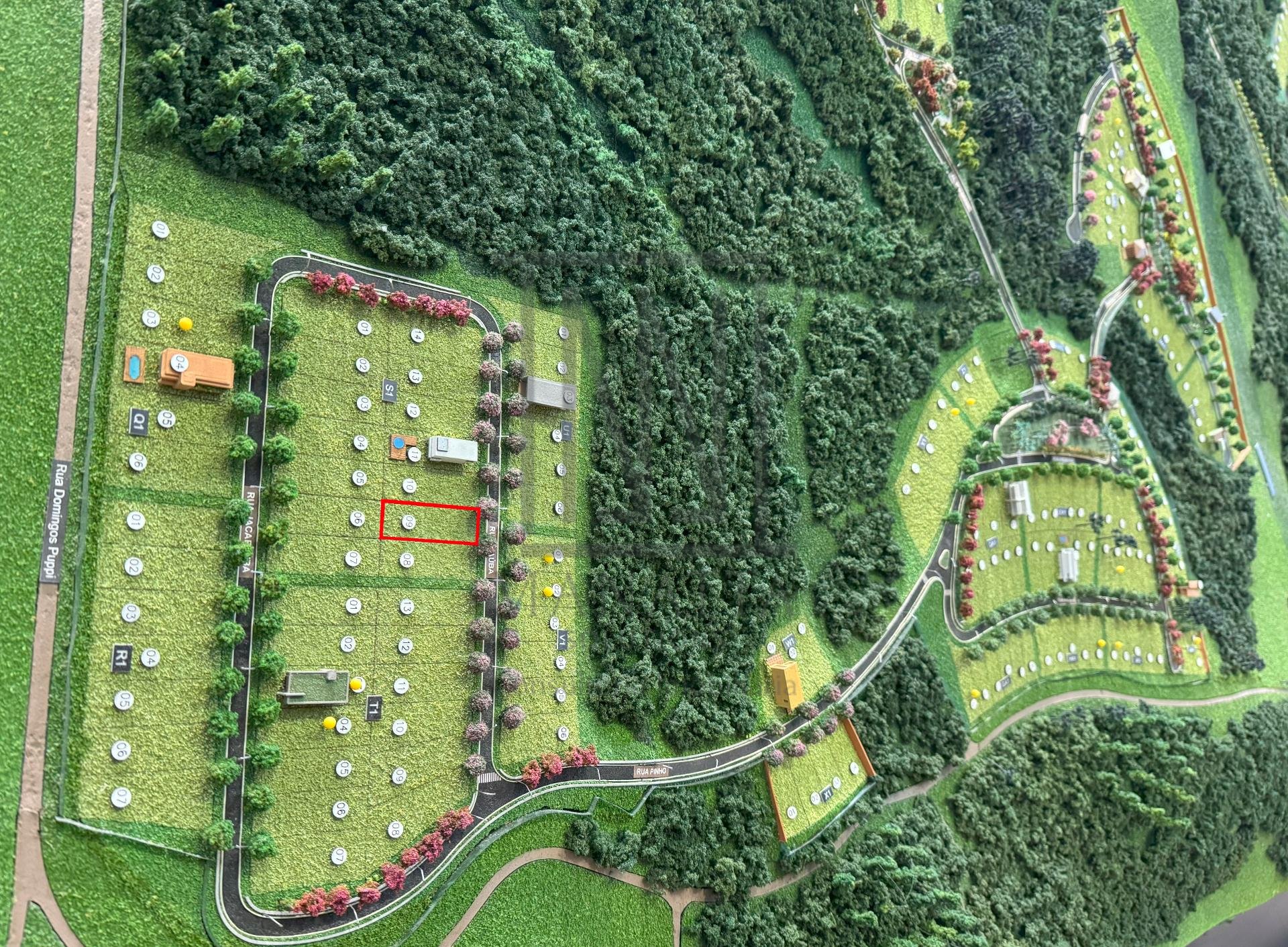 TERRENO à venda com 714m  no Alphaville Paraná em Campo Largo