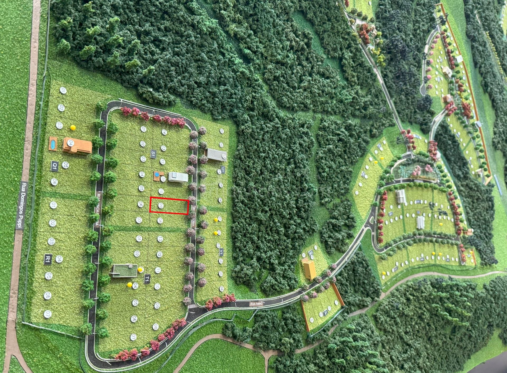 TERRENO à venda com 714m  no Alphaville Paraná em Campo Largo