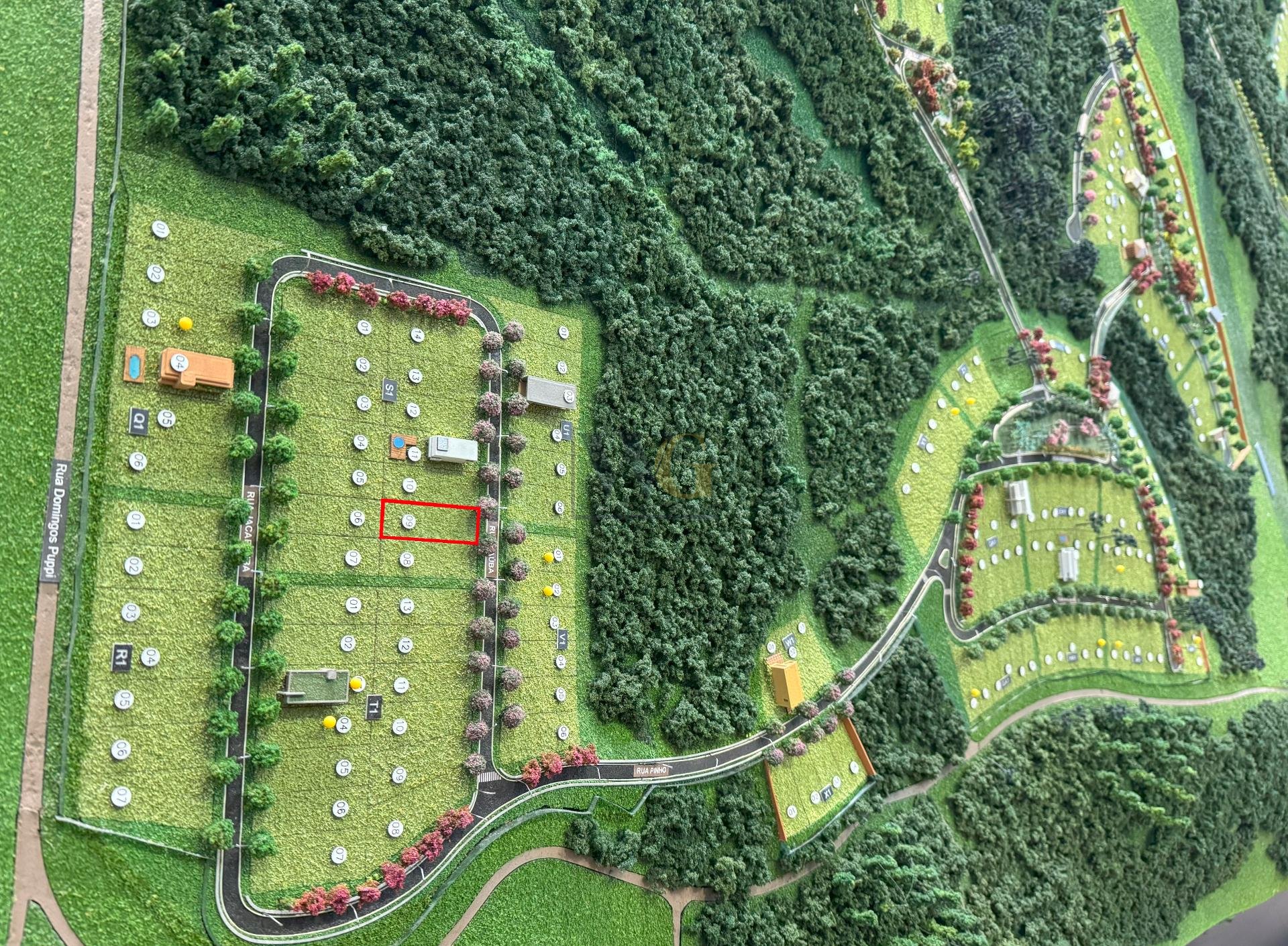 TERRENO à venda com 714m  no Alphaville Paraná em Campo Largo