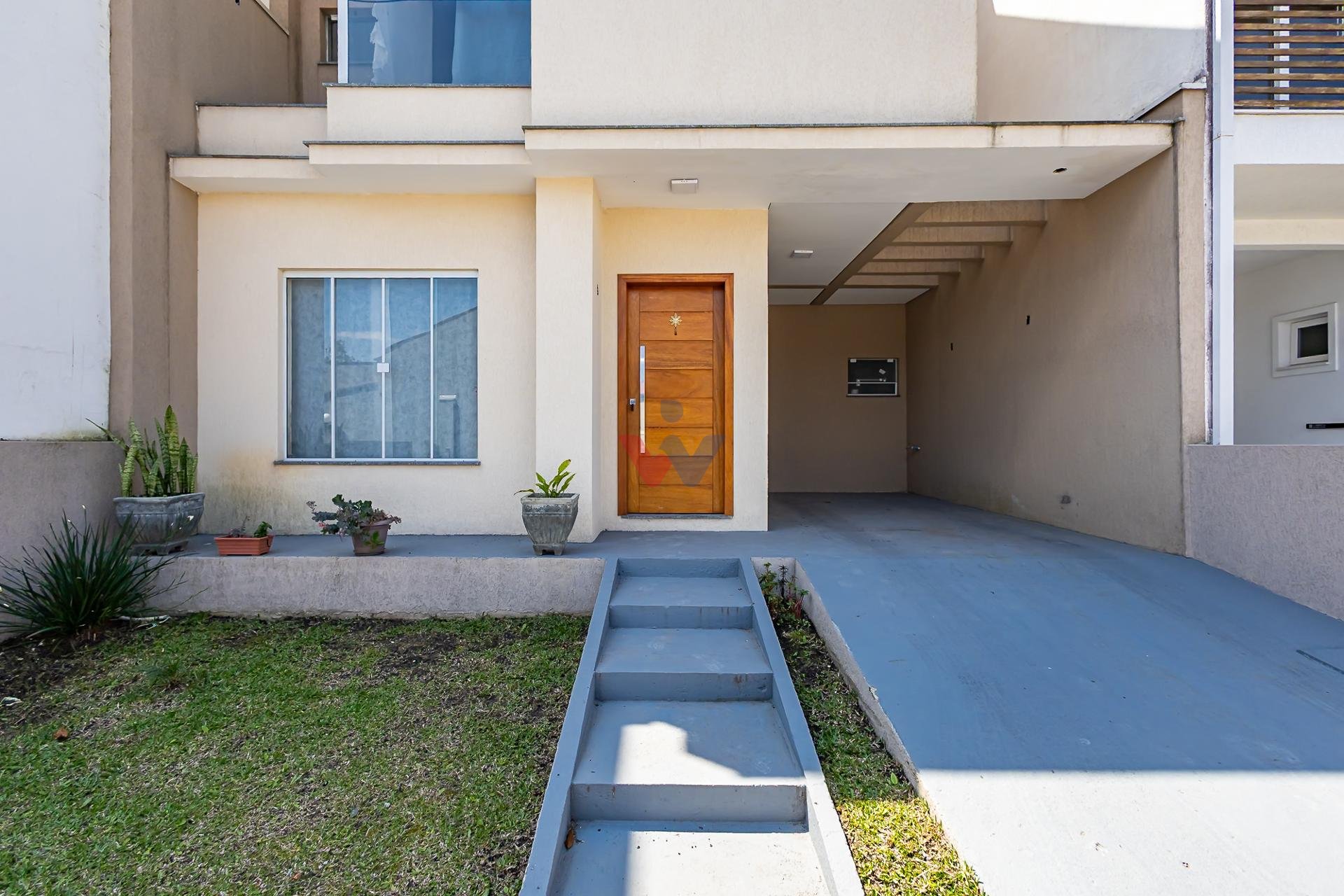 Sobrado à Venda no Vista Alegre em condomínio fechado - CURITI...