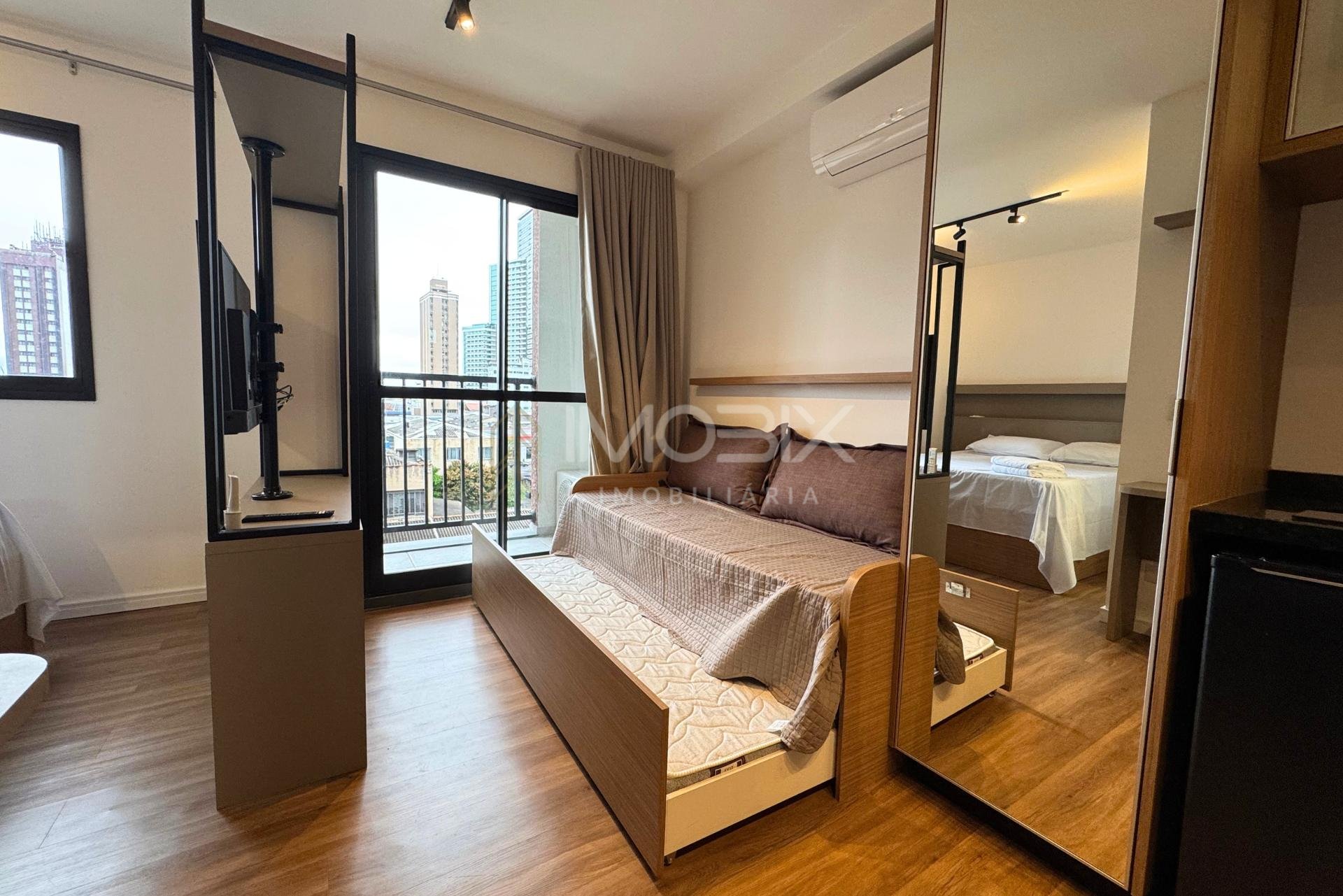 Apartamento Studio mobiliado e com sacada à venda no Centro - ...