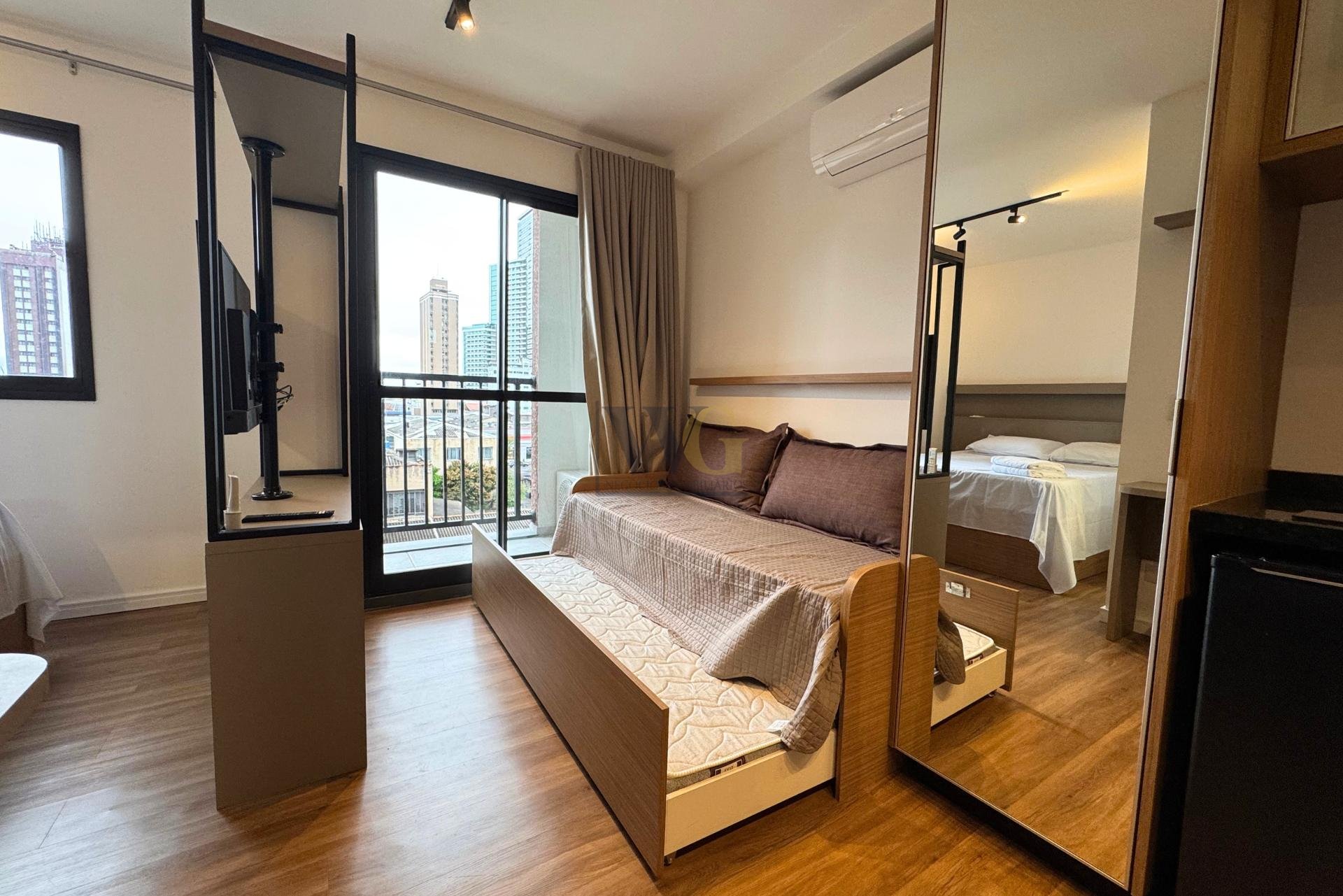 Apartamento Studio mobiliado e com sacada à venda no Centro - ...