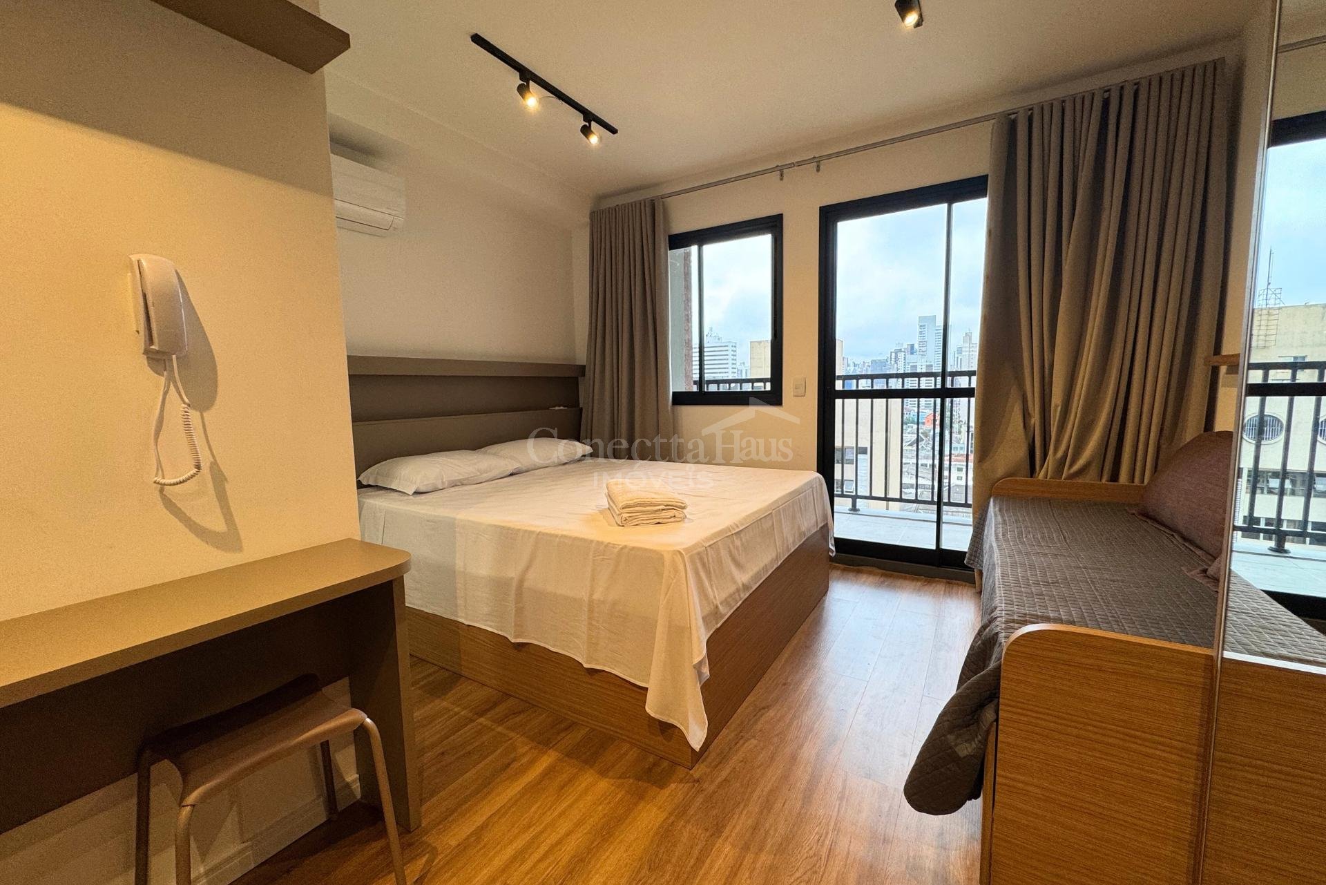 Apartamento Studio mobiliado e com sacada à venda no Centro - ...