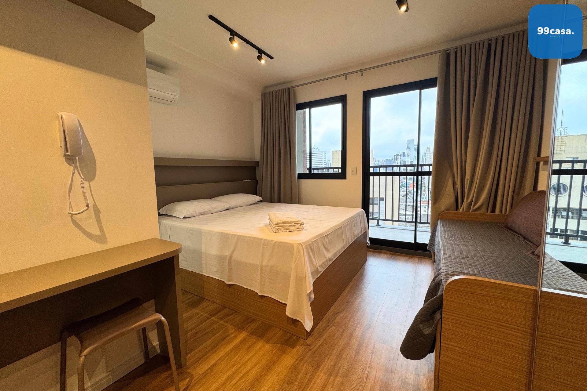 Apartamento Studio mobiliado e com sacada à venda no Centro - ...