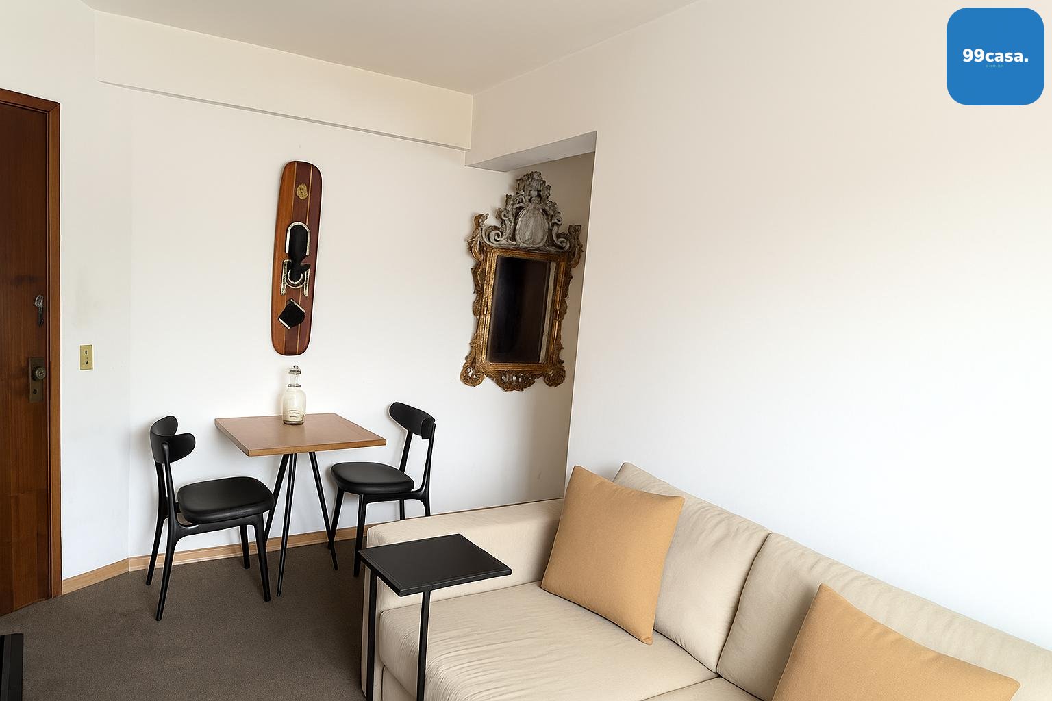 Apartamento ensolarado com vaga de garagem no Centro de Curitiba