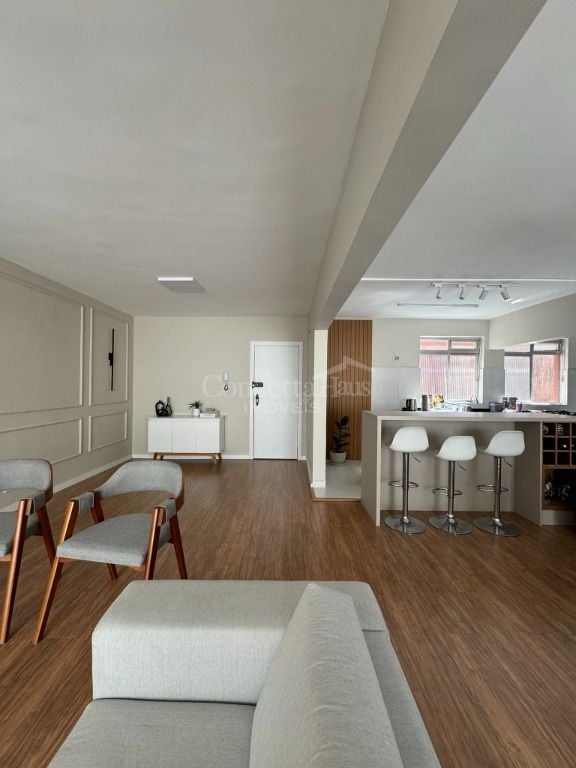 Apartamento decorado à venda no Água Verde, com 3 quartos e 2 ...