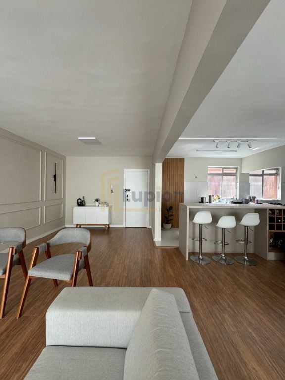 Apartamento decorado à venda no Água Verde, com 3 quartos e 2 ...