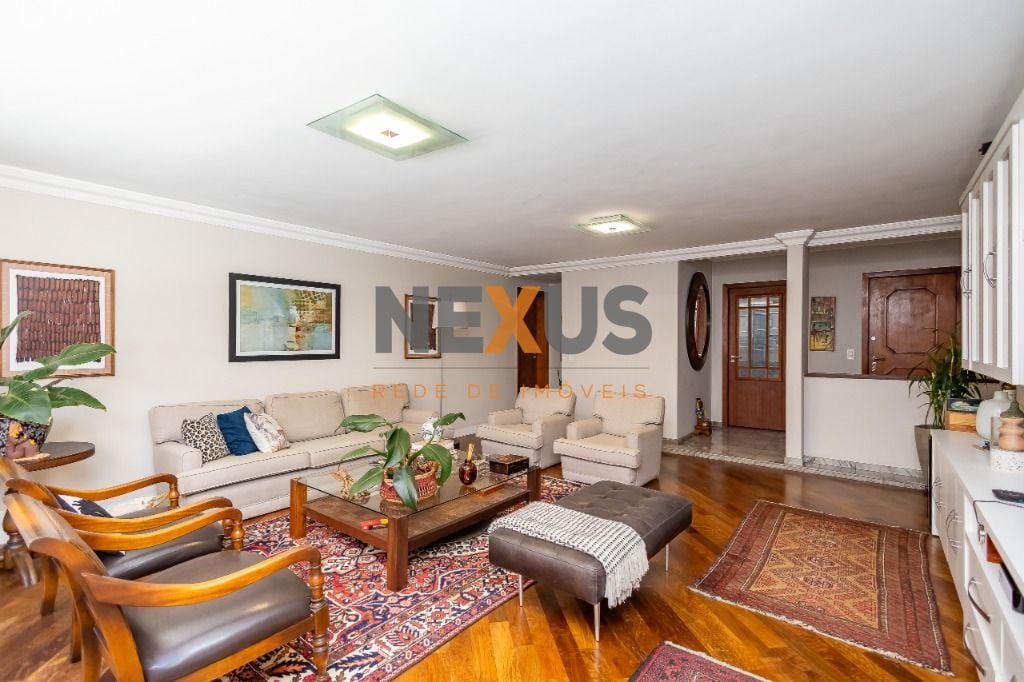 Apartamento com 3 quartos próximo da Praça do Japão - Curitiba PR