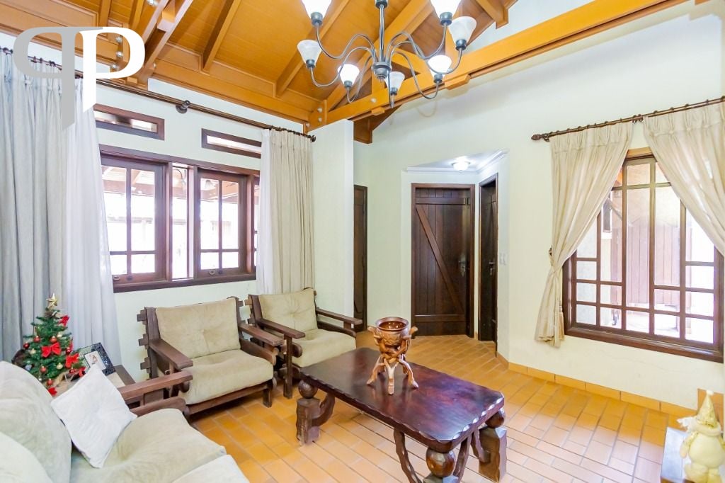 Casa com 5 quartos à venda, 311 m  - Boa Vista - Curitiba PR
