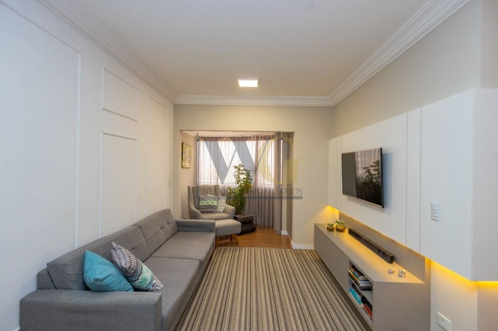 Cobertura mobiliada com 3 quartos no Água Verde em Curitiba PR