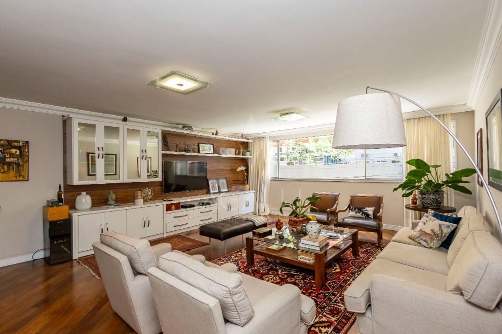 Apartamento com 3 quartos próximo da Praça do Japão - Curitiba PR