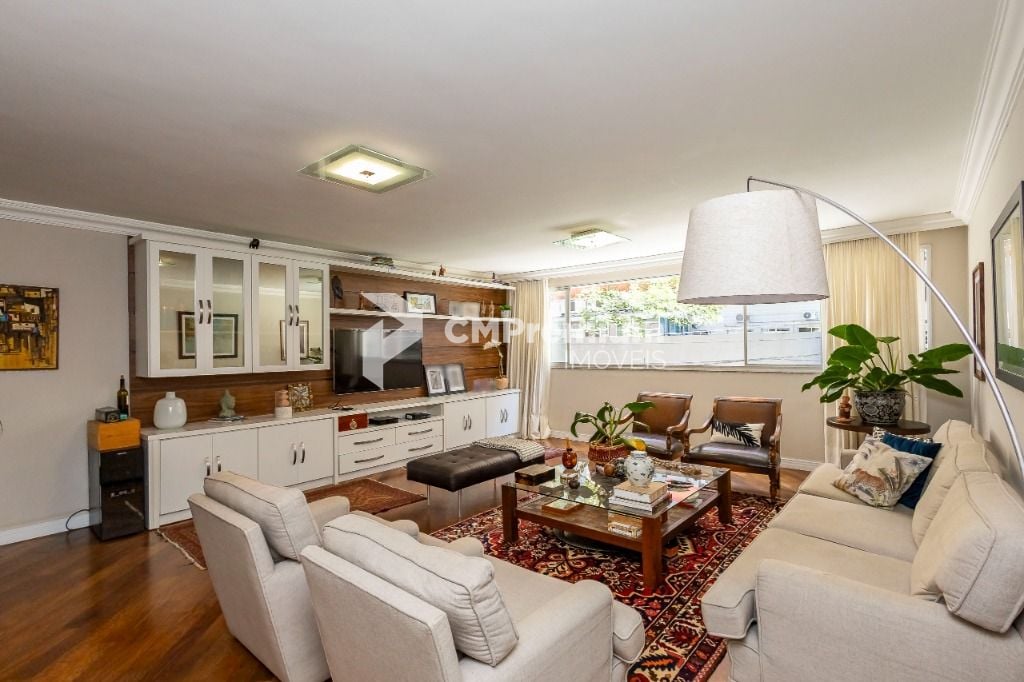 Apartamento com 3 quartos próximo da Praça do Japão - Curitiba PR