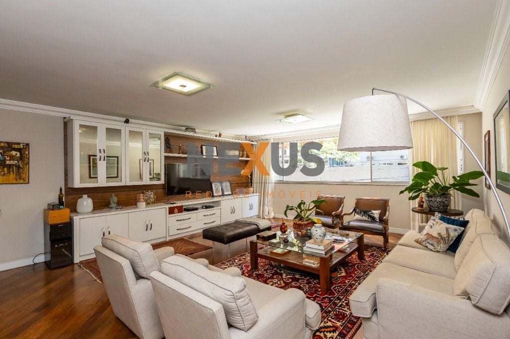Apartamento com 3 quartos próximo da Praça do Japão - Curitiba PR