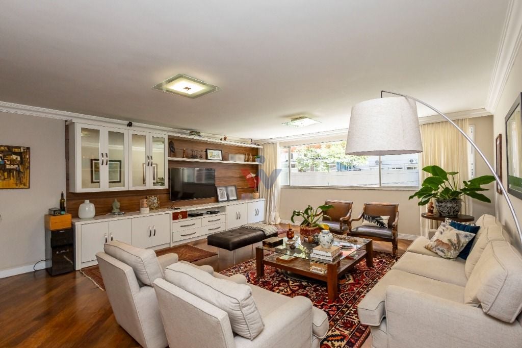 Apartamento com 3 quartos próximo da Praça do Japão - Curitiba PR