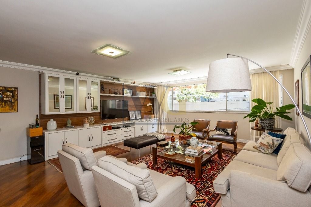Apartamento com 3 quartos próximo da Praça do Japão - Curitiba PR