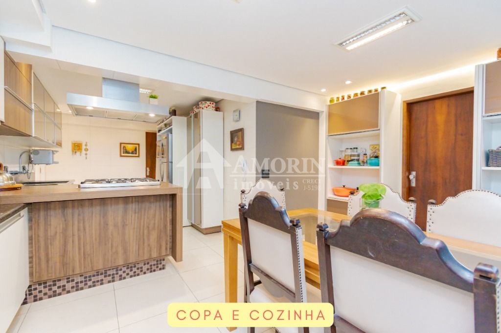 Apartamento reformado à venda com 4 suítes no Centro Cívico Cu...