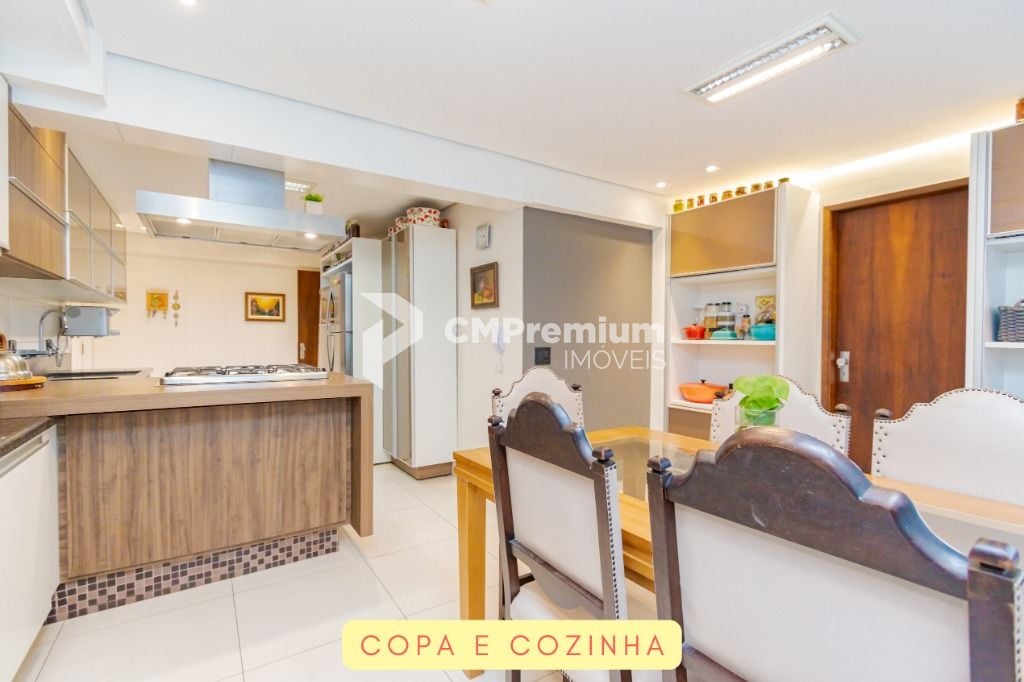 Apartamento reformado à venda com 4 suítes no Centro Cívico Cu...