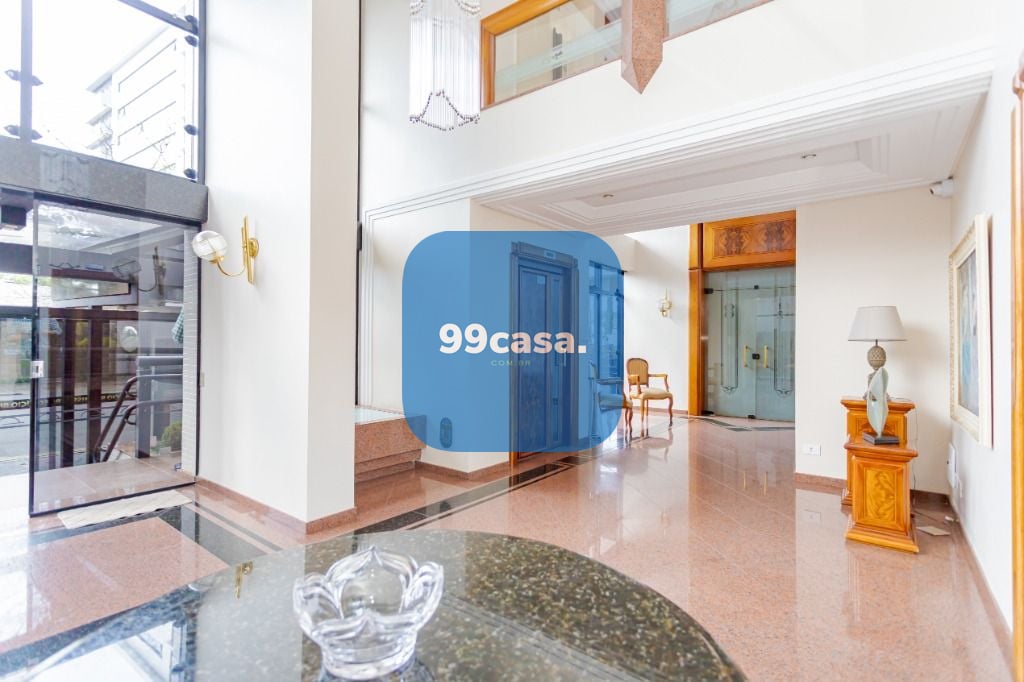 Apartamento à venda no Batel com 4 quartos, incluindo 2 suítes...