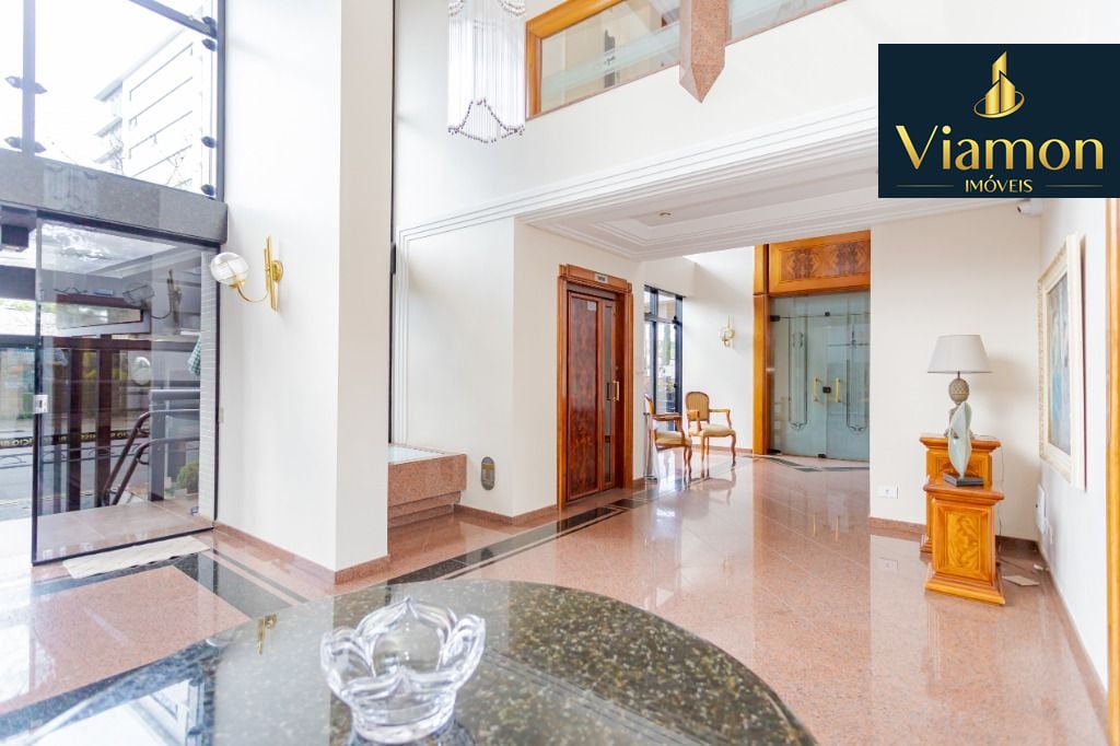 Apartamento à venda no Batel com 4 quartos, incluindo 2 suítes...