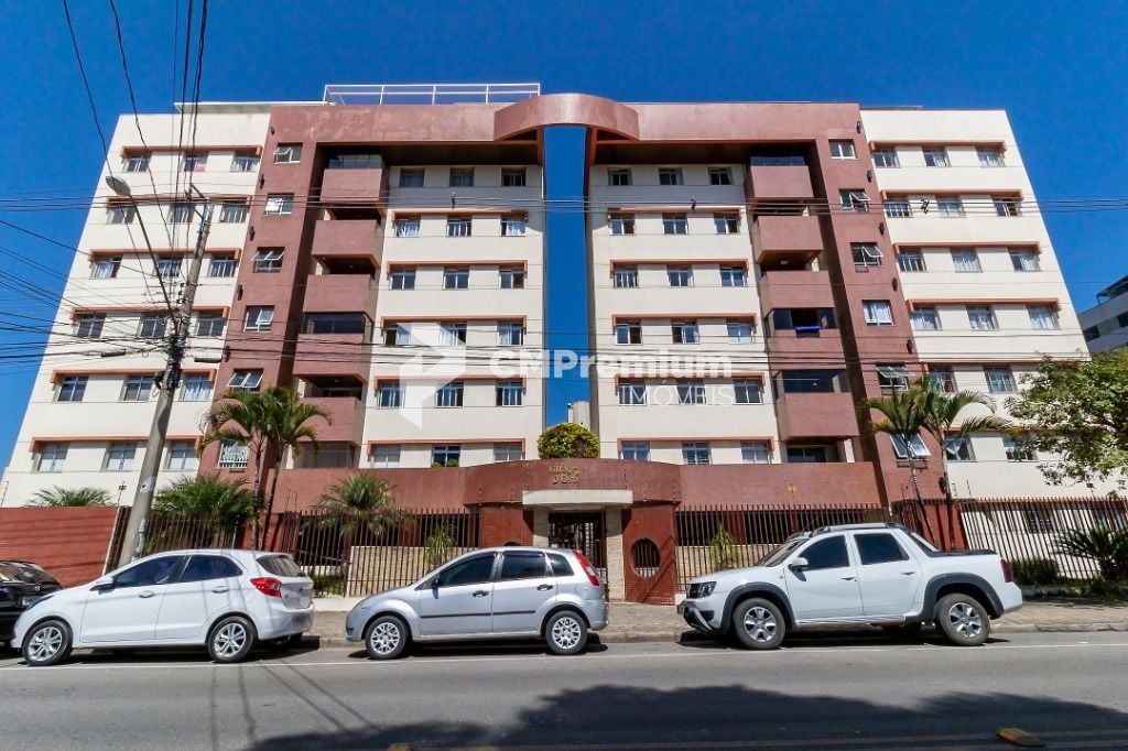 Cobertura mobiliada com 3 quartos no Água Verde em Curitiba PR