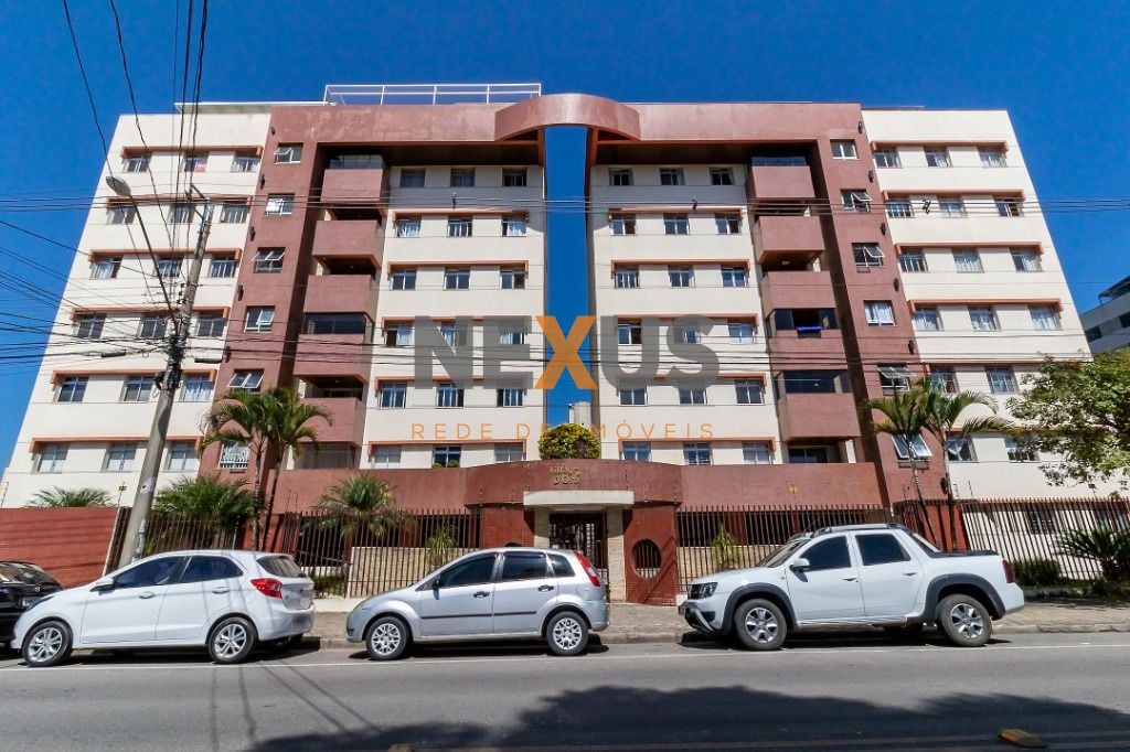 Cobertura mobiliada com 3 quartos no Água Verde em Curitiba PR