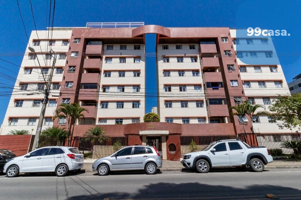 Cobertura mobiliada com 3 quartos no Água Verde em Curitiba PR