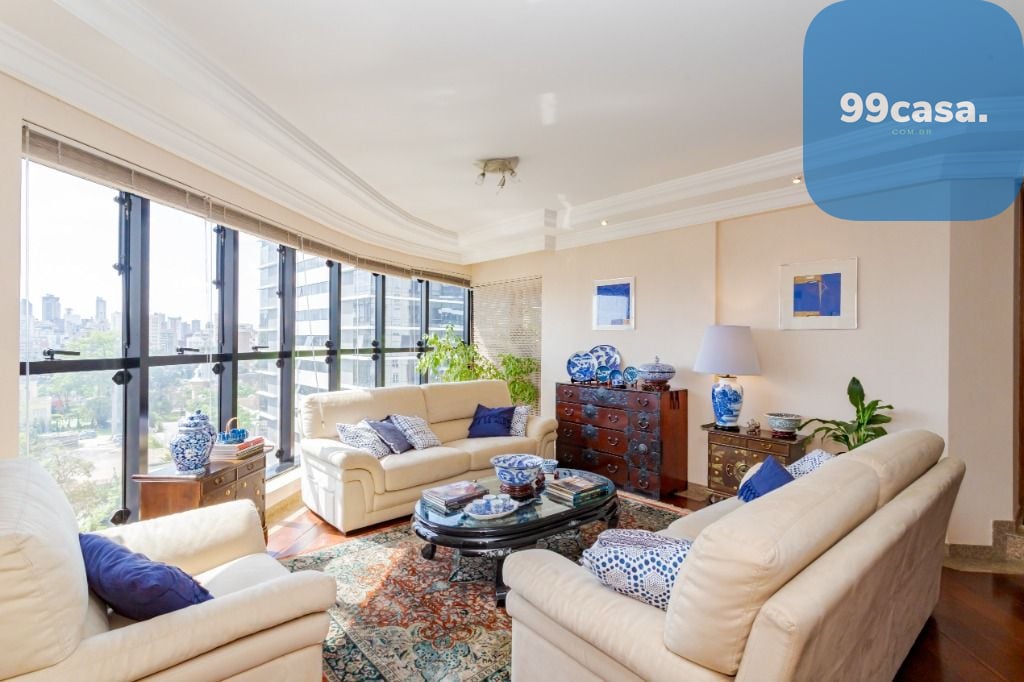 Apartamento à venda no Batel com 4 quartos, incluindo 2 suítes...