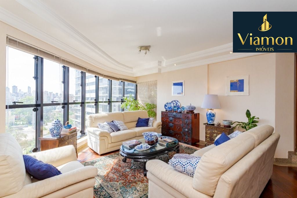 Apartamento à venda no Batel com 4 quartos, incluindo 2 suítes...