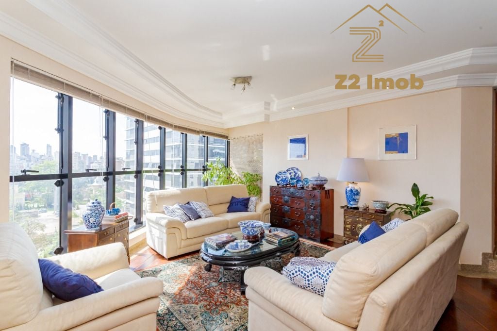 Apartamento à venda no Batel com 4 quartos, incluindo 2 suítes...