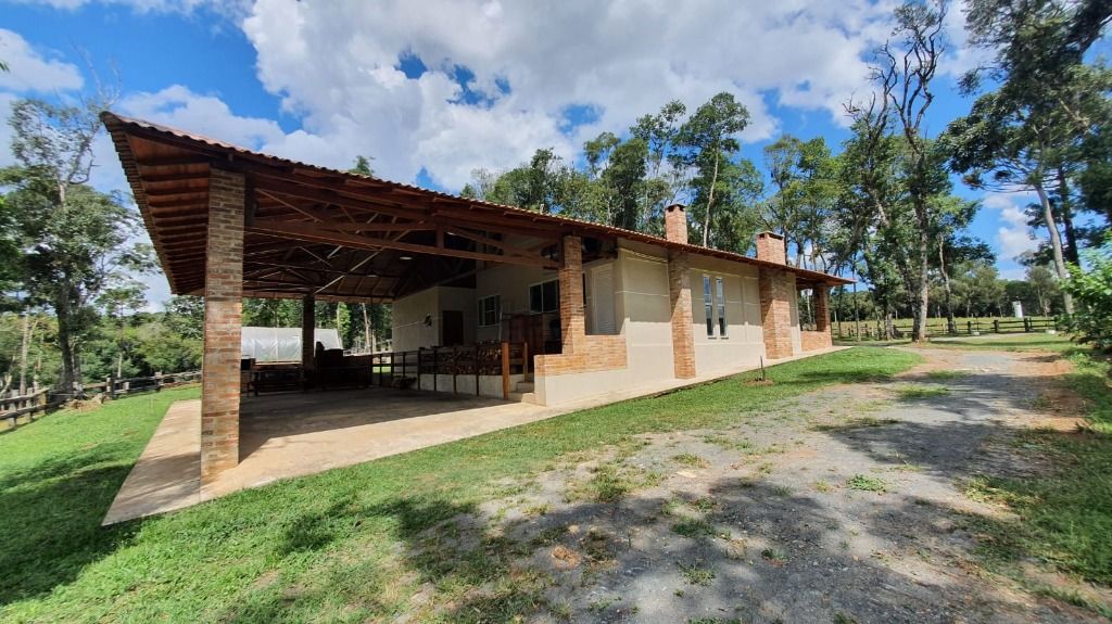Haras à venda com 70.000 m  e casa construída em Lapa PR
