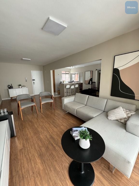 Apartamento decorado à venda no Água Verde, com 3 quartos e 2 ...