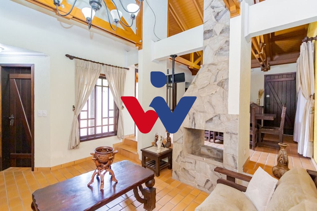 Casa com 5 quartos à venda, 311 m  - Boa Vista - Curitiba PR