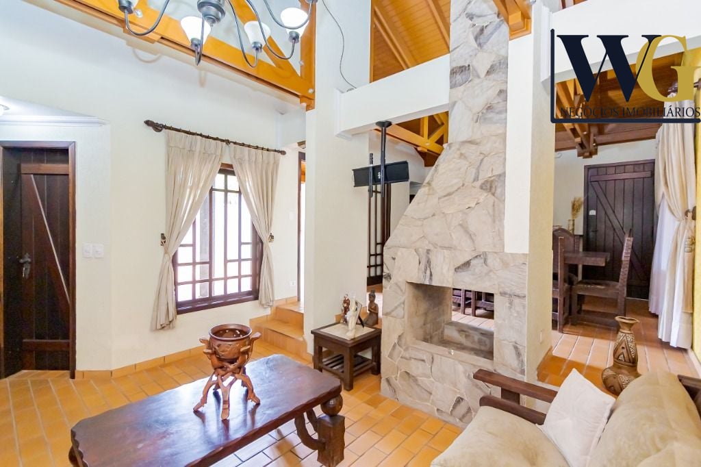 Casa com 5 quartos à venda, 311 m  - Boa Vista - Curitiba PR