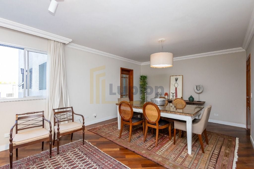 Apartamento com 3 quartos próximo da Praça do Japão - Curitiba PR