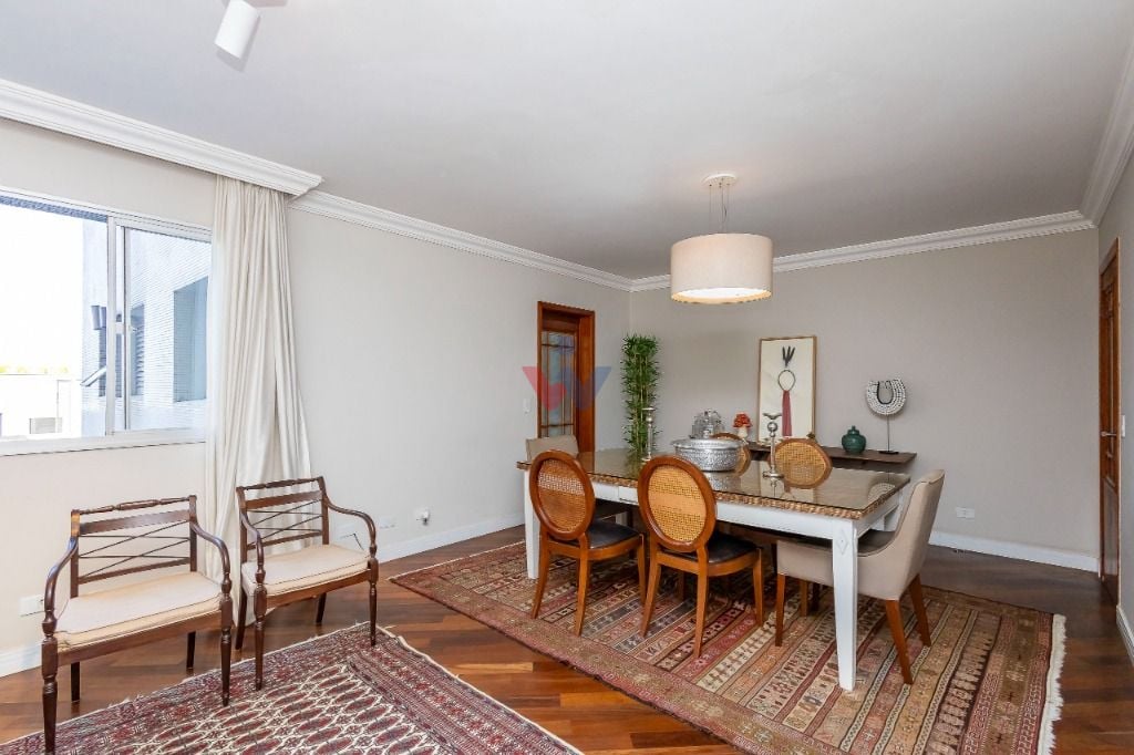 Apartamento com 3 quartos próximo da Praça do Japão - Curitiba PR