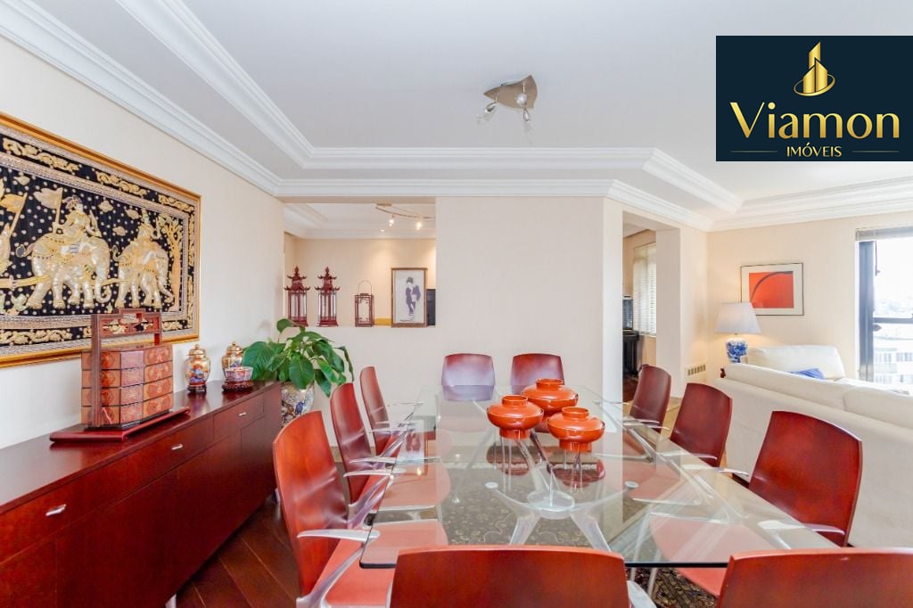 Apartamento à venda no Batel com 4 quartos, incluindo 2 suítes...
