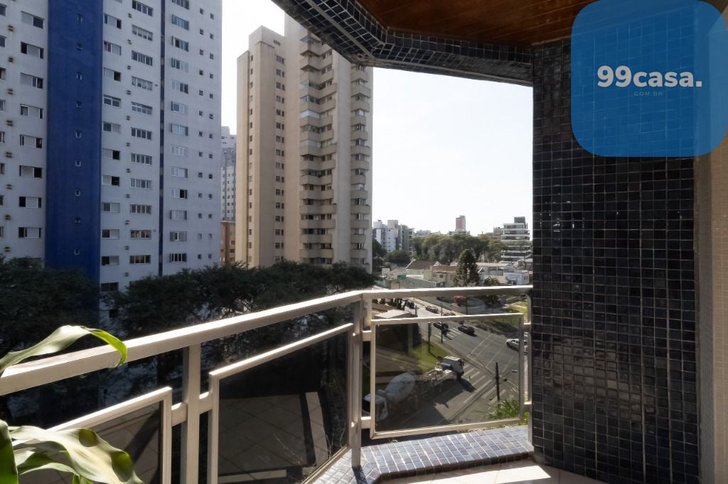 Apartamento com 3 suítes à venda no Água Verde - Curitiba PR