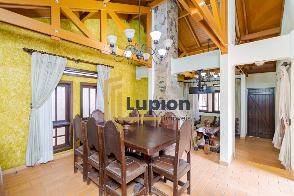 Casa com 5 quartos à venda, 311 m  - Boa Vista - Curitiba PR